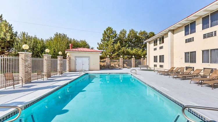 Americas Best Value Inn Pool