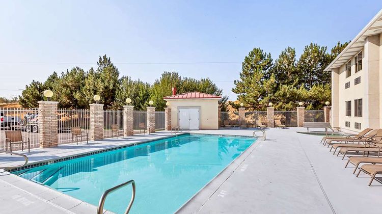 Americas Best Value Inn Pool