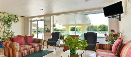 Americas Best Value Inn Lobby
