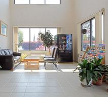 Americas Best Value Inn Edmonds Lobby