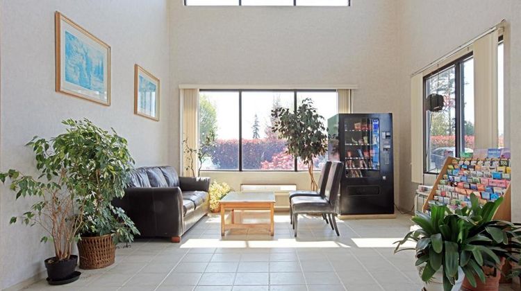 Americas Best Value Inn Edmonds Lobby