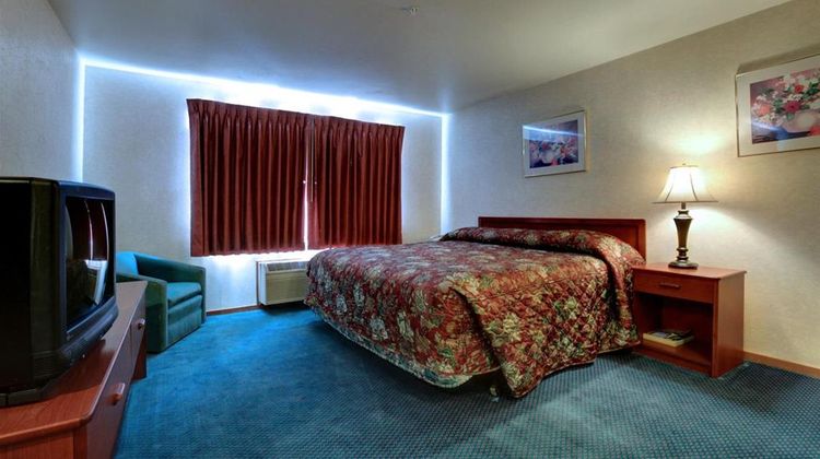Americas Best Value Inn Edmonds Suite