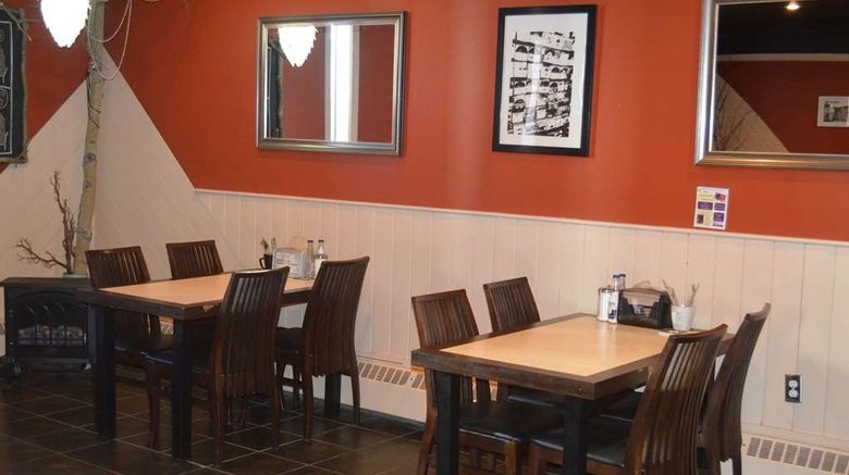 <b>Canadas Best Value Inn- River View Hotel Restaurant</b>. Images powered by <a href="https://iceportal.shijigroup.com/" title="IcePortal" target="_blank">IcePortal</a>.