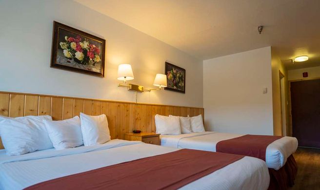 Canadas Best Value Inn- River View Hotel Room