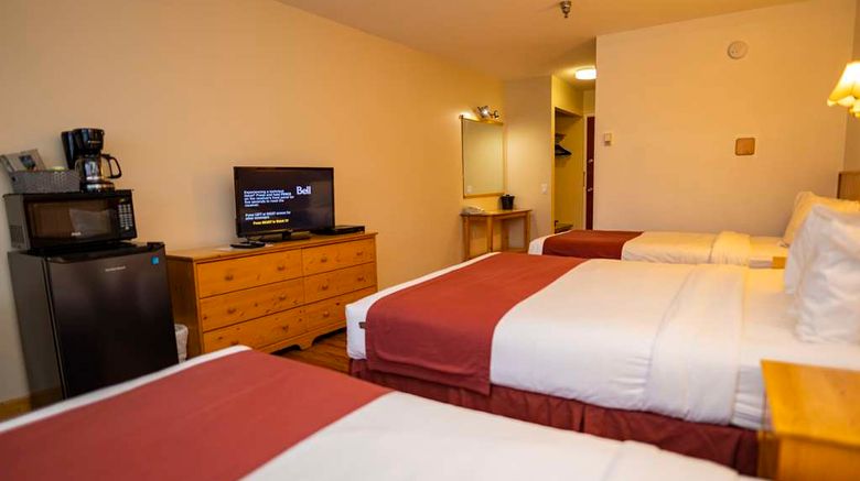 <b>Canadas Best Value Inn- River View Hotel Room</b>. Images powered by <a href="https://iceportal.shijigroup.com/" title="IcePortal" target="_blank">IcePortal</a>.