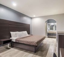 Americas Best Value Platinum Inn & Stes Room