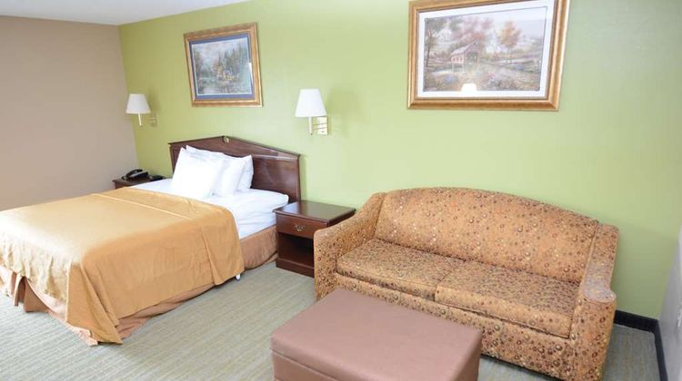 Jameson Inn Hazlehurst Suite