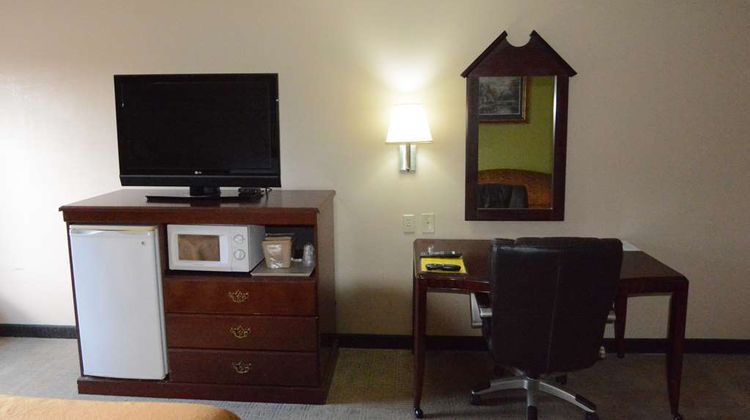 Jameson Inn Hazlehurst Suite