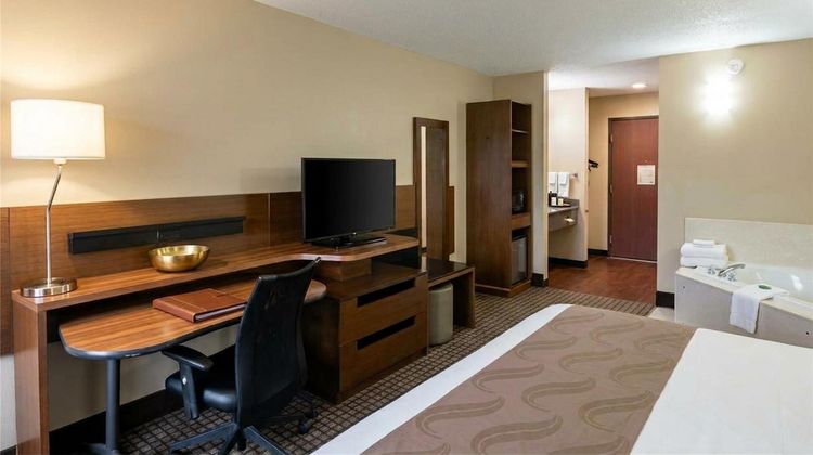 Jameson Inn Hazlehurst Suite