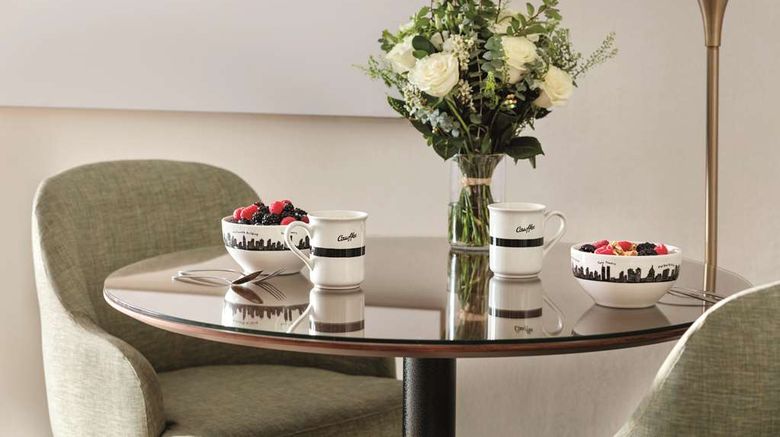 <b>The Gardens Sonesta ES Suites New York Suite</b>. Images powered by <a href="https://iceportal.shijigroup.com/" title="IcePortal" target="_blank">IcePortal</a>.