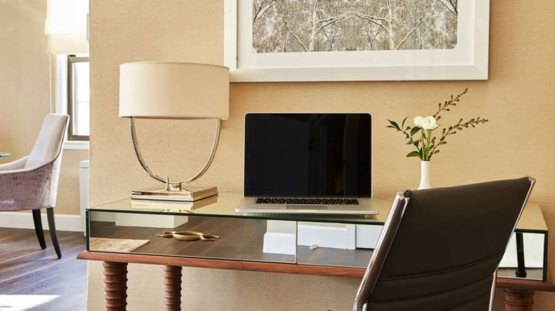 <b>The Gardens Sonesta ES Suites New York Suite</b>. Images powered by <a href="https://iceportal.shijigroup.com/" title="IcePortal" target="_blank">IcePortal</a>.