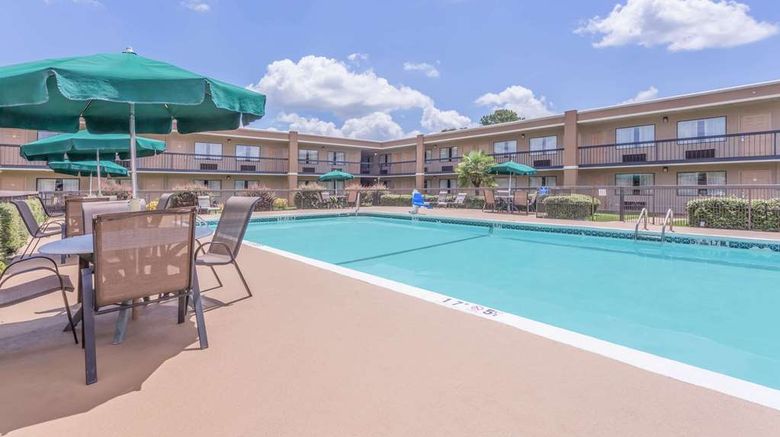 <b>Ramada Macon Pool</b>. Images powered by <a href="https://iceportal.shijigroup.com/" title="IcePortal" target="_blank">IcePortal</a>.