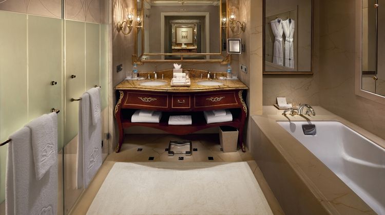 The Leela Palace New Delhi Room