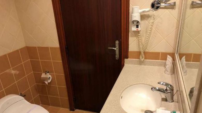 <b>Golden Tulip Hotel Al Khobar Room</b>. Images powered by <a href="https://iceportal.shijigroup.com/" title="IcePortal" target="_blank">IcePortal</a>.