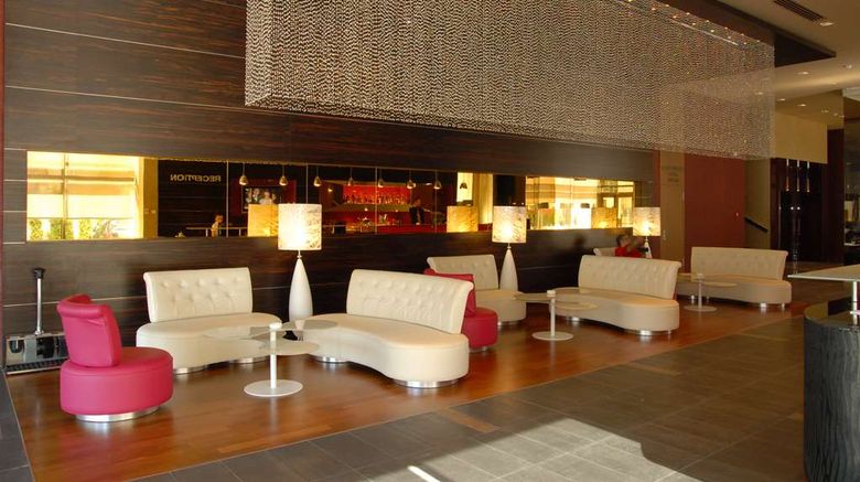 <b>Golden Tulip Ana Dome Lobby</b>. Images powered by <a href="https://iceportal.shijigroup.com/" title="IcePortal" target="_blank">IcePortal</a>.