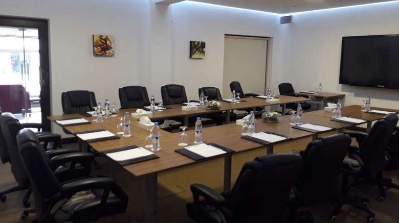 <b>Golden Tulip Bahrain Meeting</b>. Images powered by <a href="https://iceportal.shijigroup.com/" title="IcePortal" target="_blank">IcePortal</a>.
