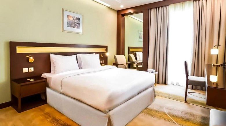 <b>Golden Tulip Bahrain Room</b>. Images powered by <a href="https://iceportal.shijigroup.com/" title="IcePortal" target="_blank">IcePortal</a>.