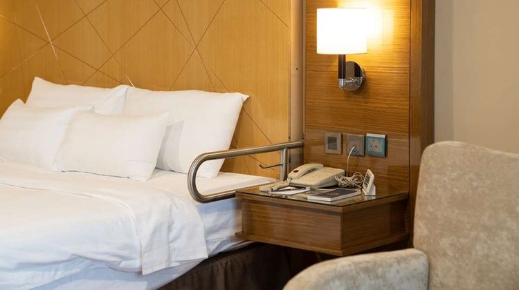 Golden Tulip Buraidah Suite