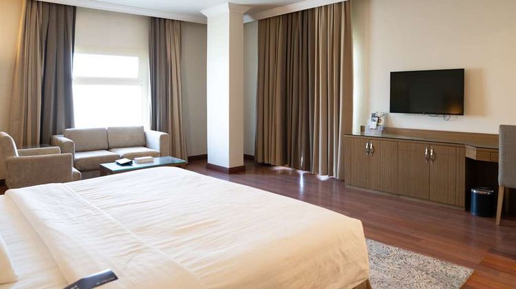 Golden Tulip Buraidah Suite