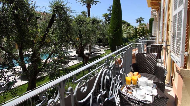 <b>Golden Tulip Cannes Hotel de Paris Exterior</b>. Images powered by <a href="https://iceportal.shijigroup.com/" title="IcePortal" target="_blank">IcePortal</a>.