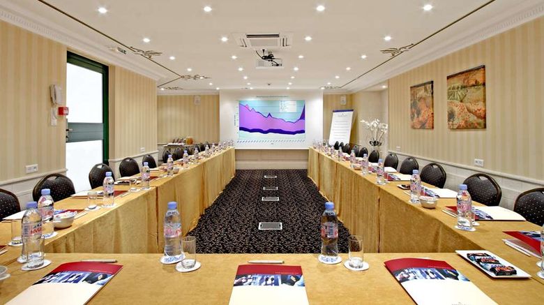 <b>Golden Tulip Cannes Hotel de Paris Meeting</b>. Images powered by <a href="https://iceportal.shijigroup.com/" title="IcePortal" target="_blank">IcePortal</a>.