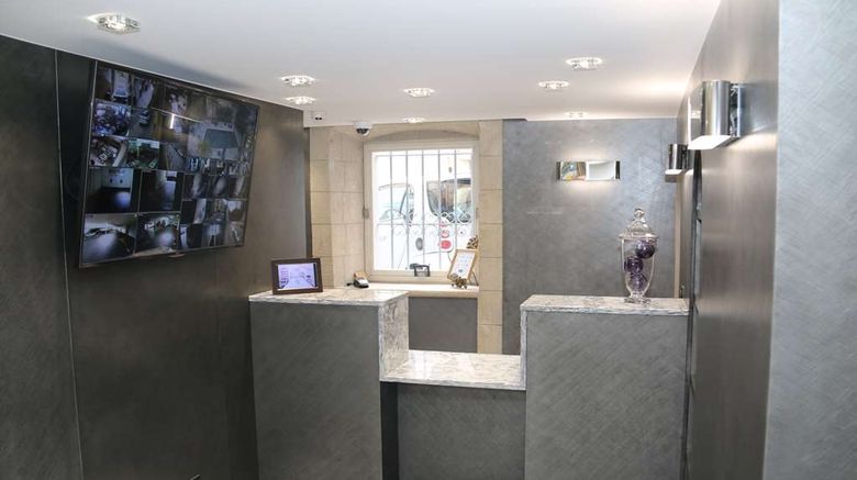 <b>Golden Tulip Cannes Hotel de Paris Lobby</b>. Images powered by <a href="https://iceportal.shijigroup.com/" title="IcePortal" target="_blank">IcePortal</a>.