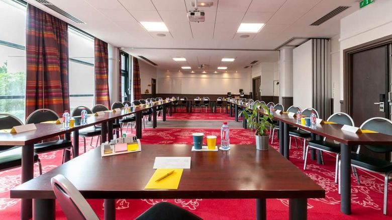 <b>Golden Tulip Paris CDG Airport Meeting</b>. Images powered by <a href="https://iceportal.shijigroup.com/" title="IcePortal" target="_blank">IcePortal</a>.