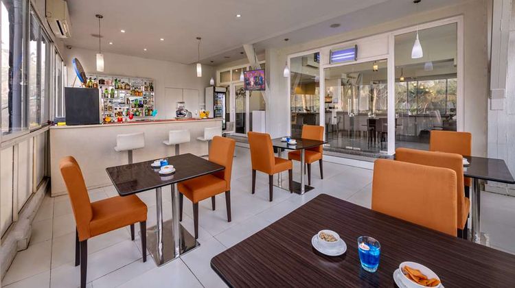 Golden Tulip Goa Candolim Resort Restaurant