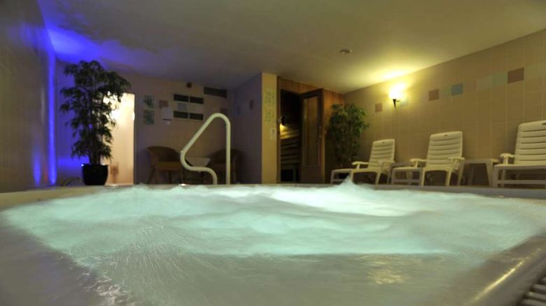 <b>Golden Tulip Hotel De Medici Spa</b>. Images powered by <a href="https://iceportal.shijigroup.com/" title="IcePortal" target="_blank">IcePortal</a>.