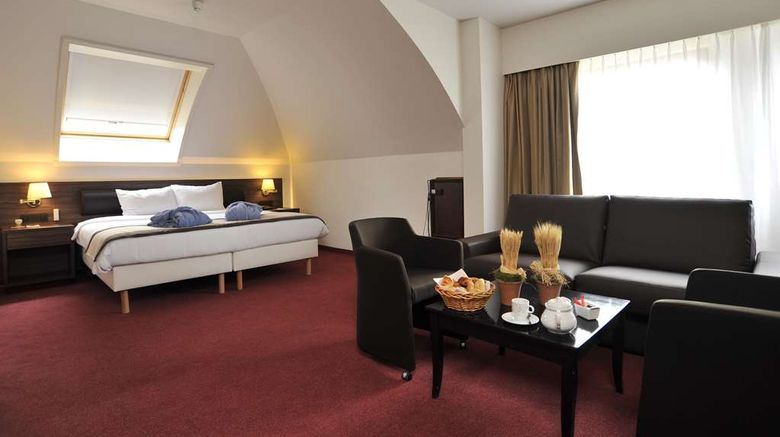 <b>Golden Tulip Hotel De Medici Room</b>. Images powered by <a href="https://iceportal.shijigroup.com/" title="IcePortal" target="_blank">IcePortal</a>.