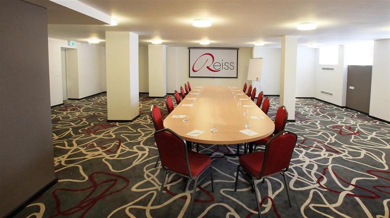 <b>Golden Tulip Kassel Hotel Reiss Meeting</b>. Images powered by <a href="https://iceportal.shijigroup.com/" title="IcePortal" target="_blank">IcePortal</a>.