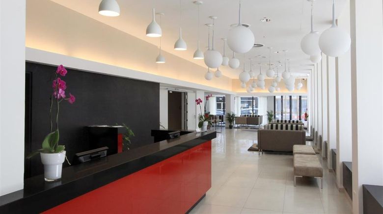 <b>Golden Tulip Kassel Hotel Reiss Lobby</b>. Images powered by <a href="https://iceportal.shijigroup.com/" title="IcePortal" target="_blank">IcePortal</a>.