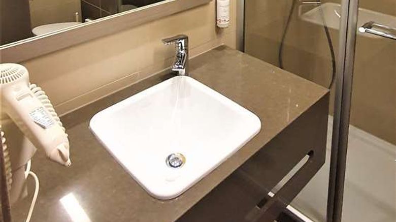 <b>Golden Tulip Kassel Hotel Reiss Room</b>. Images powered by <a href="https://iceportal.shijigroup.com/" title="IcePortal" target="_blank">IcePortal</a>.