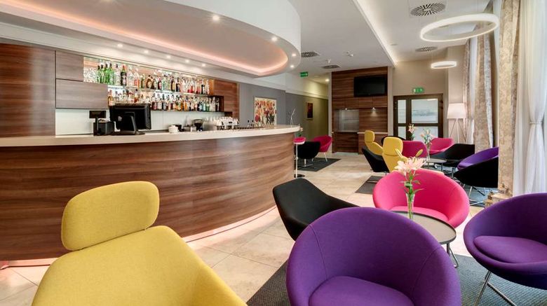 <b>Golden Tulip Krakow City Center Restaurant</b>. Images powered by <a href="https://iceportal.shijigroup.com/" title="IcePortal" target="_blank">IcePortal</a>.