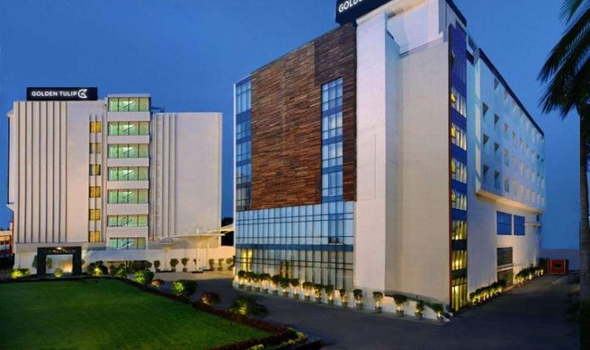 Golden Tulip Lucknow Exterior