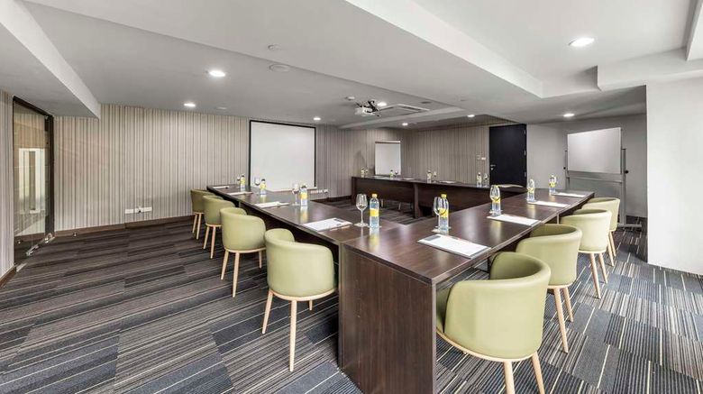 <b>Golden Tulip Mandison Suites Meeting</b>. Images powered by <a href="https://iceportal.shijigroup.com/" title="IcePortal" target="_blank">IcePortal</a>.
