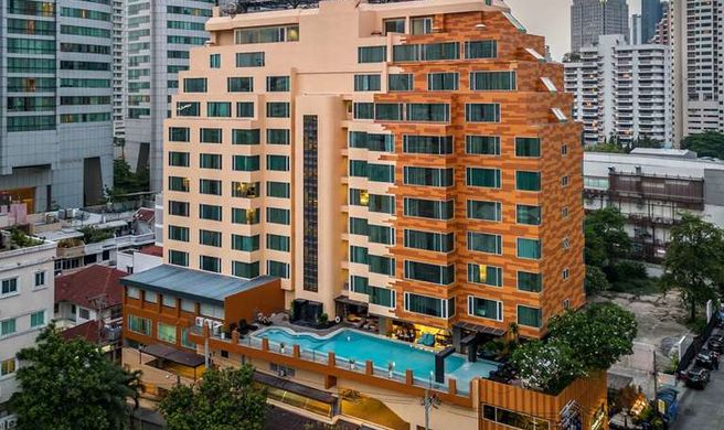 Golden Tulip Mandison Suites Exterior