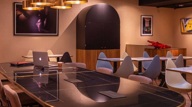 <b>Golden Tulip Opera de Noailles Meeting</b>. Images powered by <a href="https://iceportal.shijigroup.com/" title="IcePortal" target="_blank">IcePortal</a>.