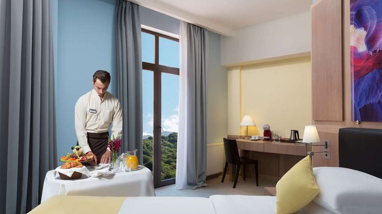 <b>Golden Tulip Rosa Khutor Suite</b>. Images powered by <a href="https://iceportal.shijigroup.com/" title="IcePortal" target="_blank">IcePortal</a>.