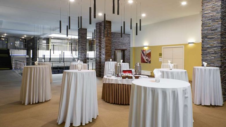 <b>Golden Tulip Rosa Khutor Meeting</b>. Images powered by <a href="https://iceportal.shijigroup.com/" title="IcePortal" target="_blank">IcePortal</a>.