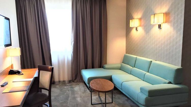 Golden Tulip Varna Suite