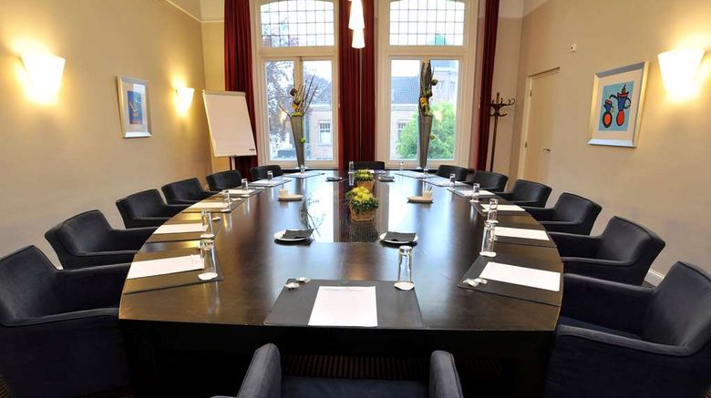 <b>Golden Tulip West Ende Meeting</b>. Images powered by <a href="https://iceportal.shijigroup.com/" title="IcePortal" target="_blank">IcePortal</a>.