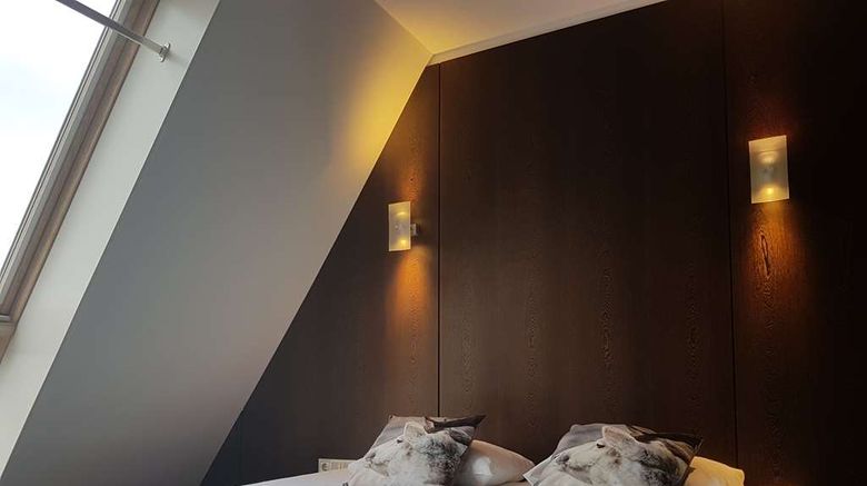 <b>Golden Tulip West Ende Suite</b>. Images powered by <a href="https://iceportal.shijigroup.com/" title="IcePortal" target="_blank">IcePortal</a>.