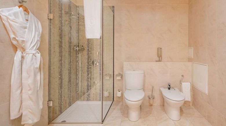 <b>Royal Tulip Almaty Room</b>. Images powered by <a href="https://iceportal.shijigroup.com/" title="IcePortal" target="_blank">IcePortal</a>.
