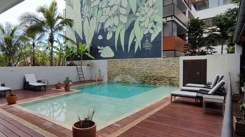 <b>AC Hotel Venlo - Sevenum Pool</b>. Images powered by <a href="https://iceportal.shijigroup.com/" title="IcePortal" target="_blank">IcePortal</a>.