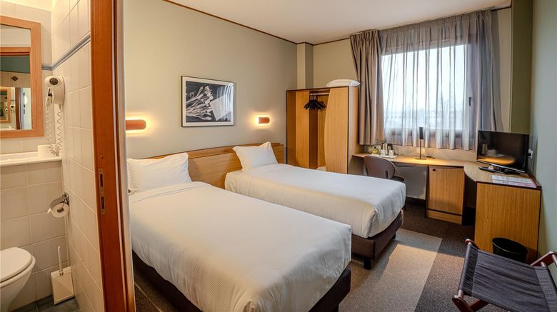 <b>Tulip Inn Turin South Hotel Room</b>. Images powered by <a href="https://iceportal.shijigroup.com/" title="IcePortal" target="_blank">IcePortal</a>.