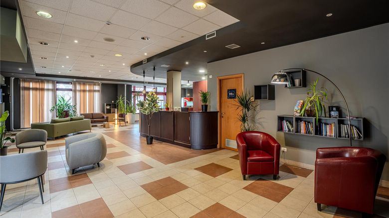 <b>Tulip Inn Turin South Hotel Lobby</b>. Images powered by <a href="https://iceportal.shijigroup.com/" title="IcePortal" target="_blank">IcePortal</a>.