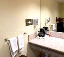 Americas Best Value Inn Pasadena Room