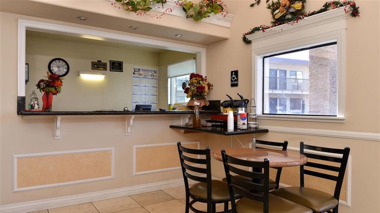 Americas Best Value Inn Pasadena Lobby