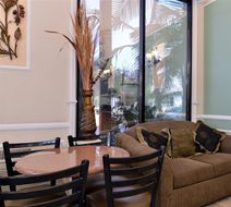 Americas Best Value Inn Pasadena Lobby